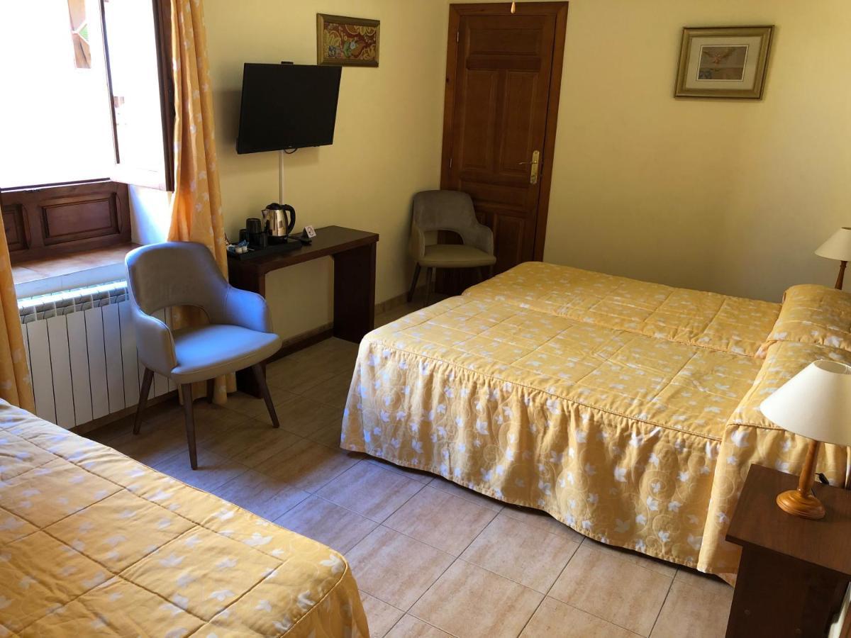 Hostal Loreto เดเนีย ภายนอก รูปภาพ