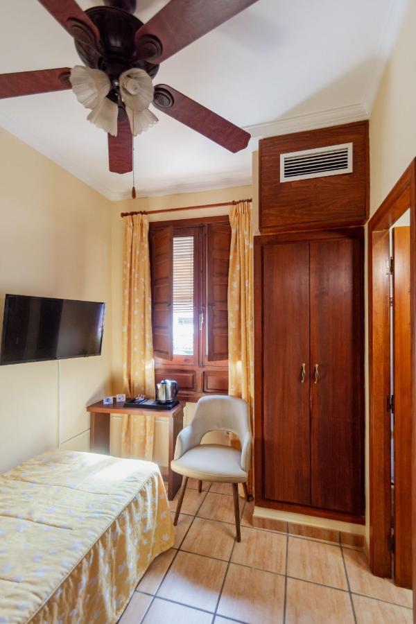 Hostal Loreto เดเนีย ภายนอก รูปภาพ