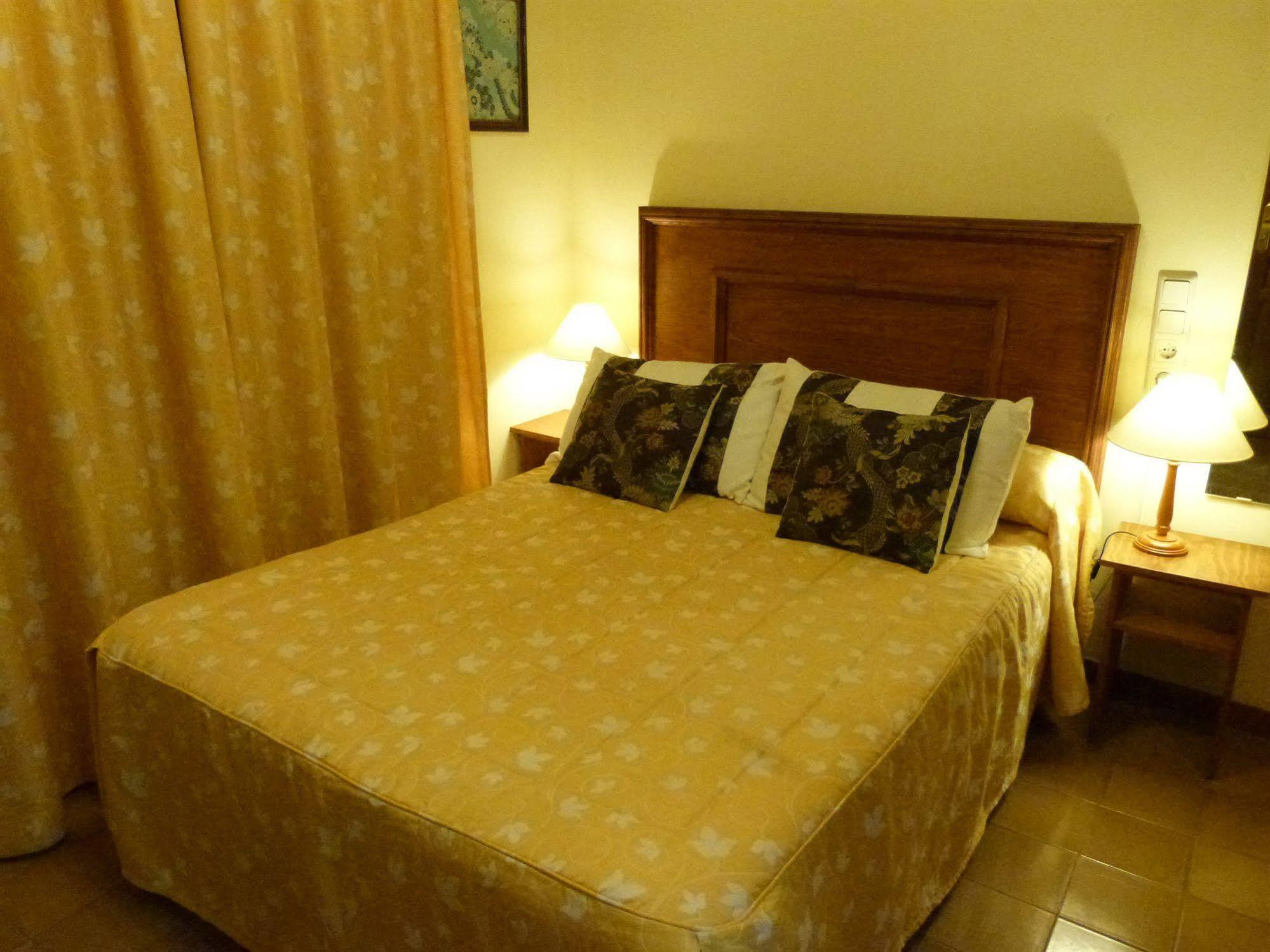 Hostal Loreto เดเนีย ภายนอก รูปภาพ